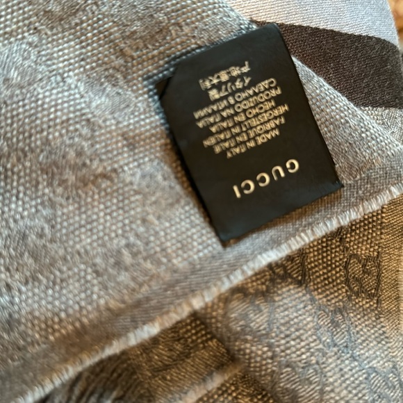 Gucci scarf - Gray with Brown and Baby Blue stripe - Picture 2 of 5